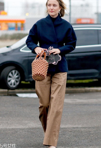 工裝褲怎么搭配好看？比牛仔褲時髦多了