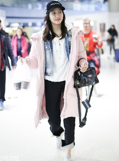 棒球帽怎么搭配衣服？素顏也能hold住