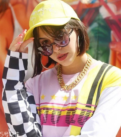 棒球帽怎么搭配衣服？素顏也能hold住