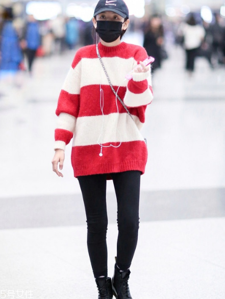 條紋毛衣怎么搭配？營造浪漫少女感