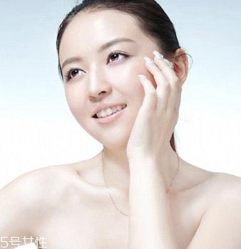 化妝起皮怎么辦 拯救皮膚保濕大法 化妝起皮怎么辦 拯救皮膚保濕大法