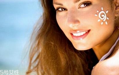 化妝起皮怎么辦 拯救皮膚保濕大法 化妝起皮怎么辦 拯救皮膚保濕大法