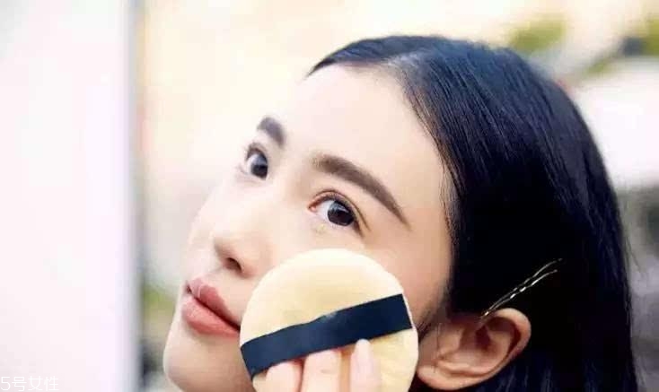 新手用什么工具上妝 三種上妝方式的優(yōu)劣勢 新手用什么工具上妝 三種上妝方式的優(yōu)劣勢