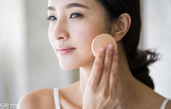 定妝的東西有哪些 四種定妝產(chǎn)品pk 定妝的東西有哪些 四種定妝產(chǎn)品pk