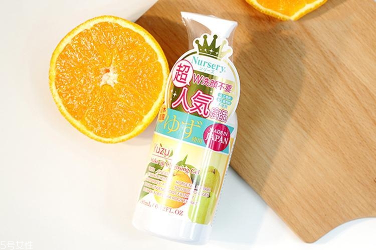 皮膚干敏怎么快速補(bǔ)水 補(bǔ)水修復(fù)四部曲走起 皮膚干敏怎么快速補(bǔ)水 補(bǔ)水修復(fù)四部曲走起