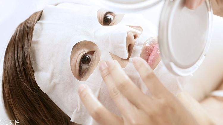 防曬霜怎么抹才不浮粉 臉干浮粉有懟策 防曬霜怎么抹才不浮粉 臉干浮粉有懟策