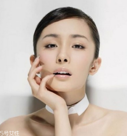 2018流行什么眉毛 眉形與臉型的搭配圖片 2018流行什么眉毛 眉形與臉型的搭配圖片