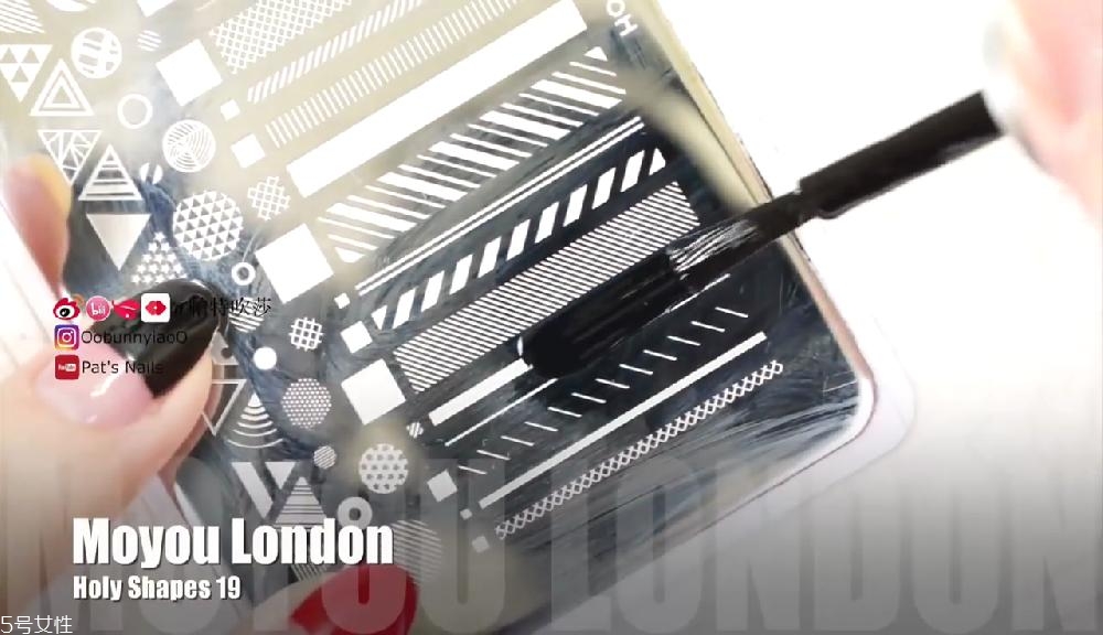 千鳥格美甲圖片畫法 美甲千鳥格畫法步驟 千鳥格美甲圖片畫法 美甲千鳥格畫法步驟