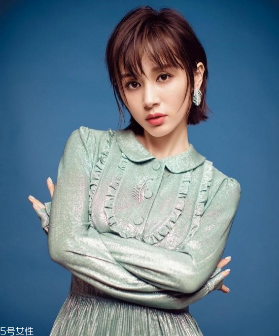 劉海在眉毛上面的發(fā)型叫什么 劉海要看自己的臉型修剪 劉海在眉毛上面的發(fā)型叫什么 劉海要看自己的臉型修剪