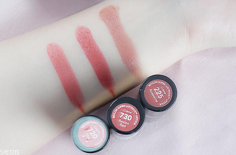 露華濃黑管720好看嗎 露華濃720 730哪個好看 露華濃黑管720好看嗎 露華濃720 730哪個好看
