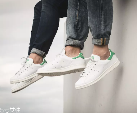 小白鞋可以用84洗嗎？慎用84洗小白鞋