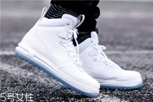 小白鞋上的泥怎么去除？小白鞋上的泥點(diǎn)清洗方法