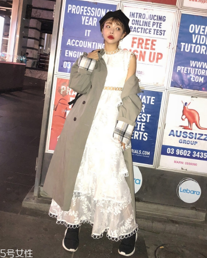 無袖連衣裙怎么搭配外套？無袖連衣裙搭配圖片