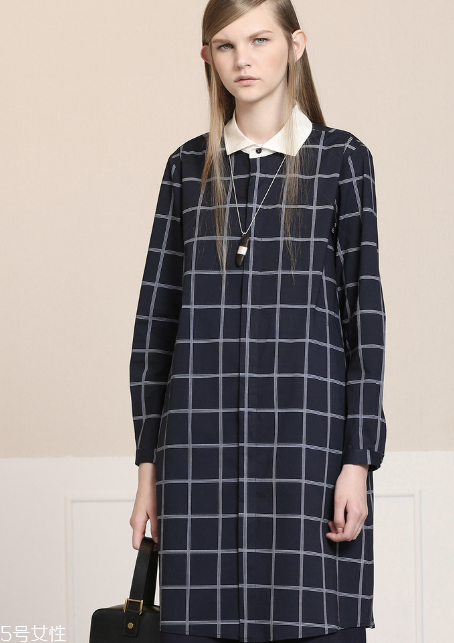 中長(zhǎng)款襯衫怎么搭配？中長(zhǎng)款襯衫搭配技巧