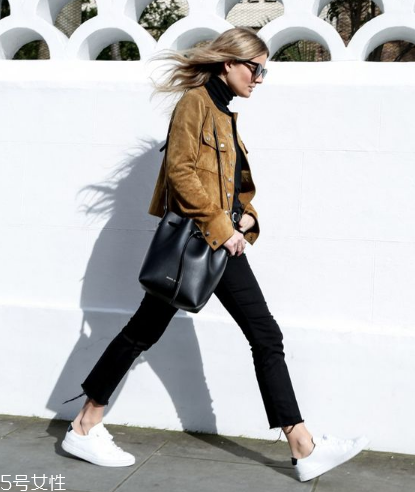 小白鞋發(fā)霉了怎么洗掉？小白鞋霉點清洗方法