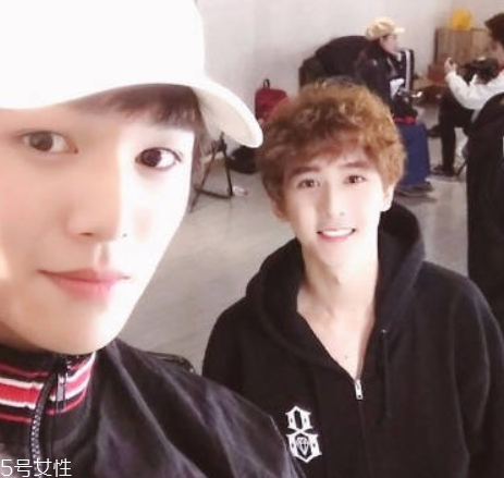 何東東卷毛是什么發(fā)型 何東東最新可愛(ài)卷毛發(fā)型 何東東卷毛是什么發(fā)型 何東東最新可愛(ài)卷毛發(fā)型