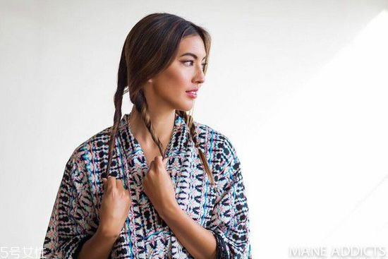 最好看的日系麻花盤發(fā)圖解步驟 最好看的日系麻花盤發(fā)圖解步驟