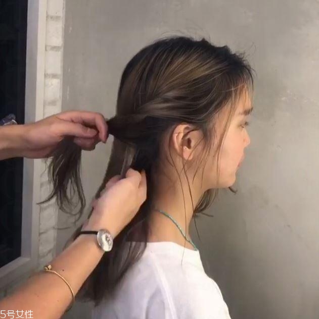 最好看的日系麻花盤發(fā)圖解步驟 最好看的日系麻花盤發(fā)圖解步驟