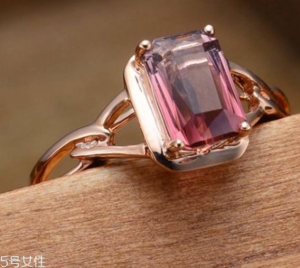 碧璽戒指的寓意是什么？碧璽戒指的寓意介紹