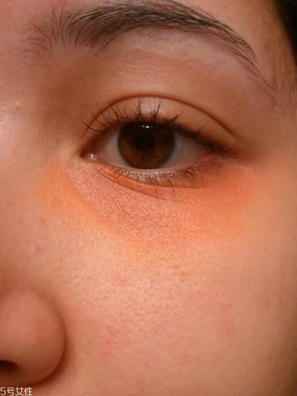 有黑眼圈化妝怎么遮蓋好 有黑眼圈化妝怎么遮蓋好