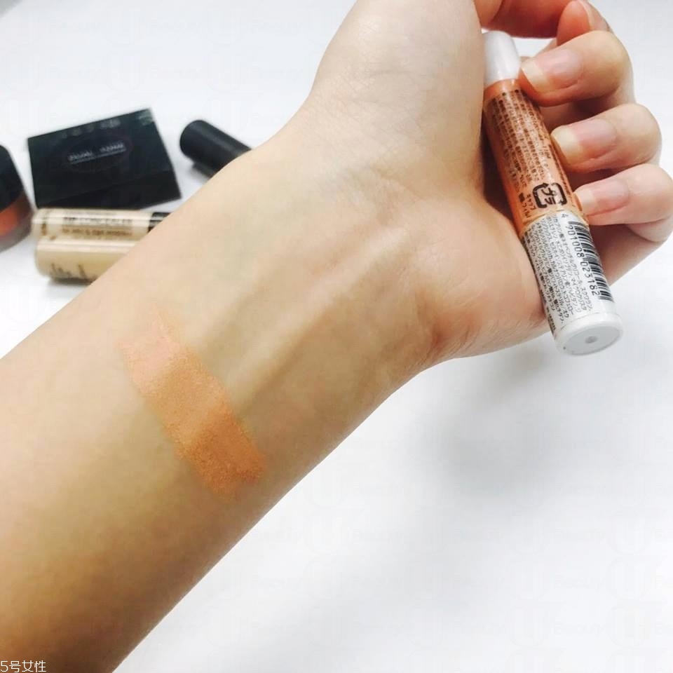 有黑眼圈化妝怎么遮蓋好 有黑眼圈化妝怎么遮蓋好