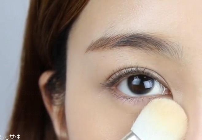 有黑眼圈化妝怎么遮蓋好 有黑眼圈化妝怎么遮蓋好