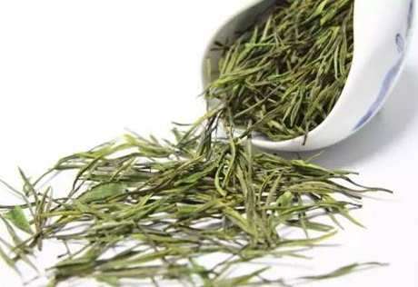 白茶什么味道 白茶泡出來(lái)的顏色 白茶什么味道 白茶泡出來(lái)的顏色