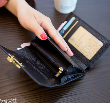 錢(qián)包可以扔嗎？扔錢(qián)包的講究