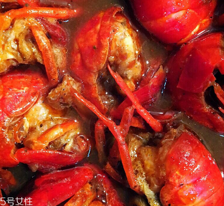 麻辣小龍蝦是海鮮嗎？麻辣小龍蝦屬于海鮮嗎？