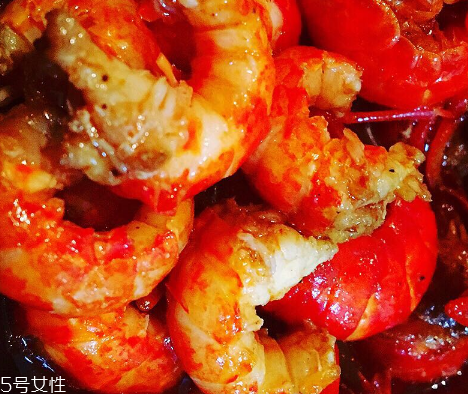 麻辣小龍蝦是海鮮嗎？麻辣小龍蝦屬于海鮮嗎？