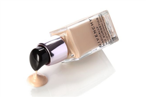 用粉底液之前用什么比較好 粉底液的使用步驟 用粉底液之前用什么比較好 粉底液的使用步驟