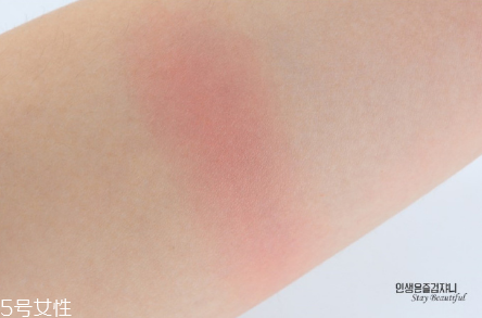 香奈兒唇頰露多少錢 香奈兒全新coco柔霧唇頰露色號試色 香奈兒唇頰露多少錢 香奈兒全新coco柔霧唇頰露色號試色