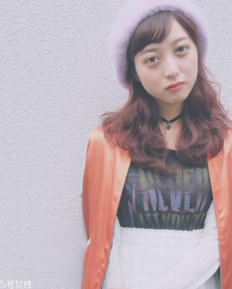 畫家帽怎么戴 日韓風(fēng)畫家帽戴法 畫家帽怎么戴 日韓風(fēng)畫家帽戴法