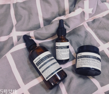 伊索無油保濕精華和伊索b3c肌膚調(diào)理凝露哪個好 伊索無油保濕精華和伊索b3c肌膚調(diào)理凝露哪個好