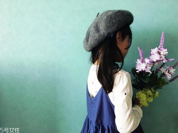 畫家帽怎么戴 日韓風(fēng)畫家帽戴法 畫家帽怎么戴 日韓風(fēng)畫家帽戴法