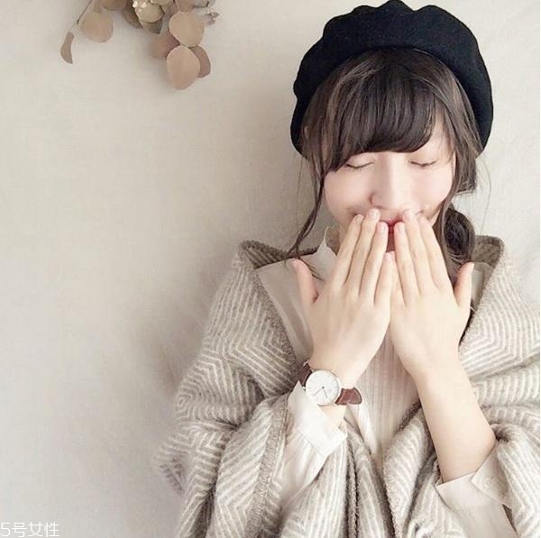 畫家帽怎么戴 日韓風(fēng)畫家帽戴法 畫家帽怎么戴 日韓風(fēng)畫家帽戴法