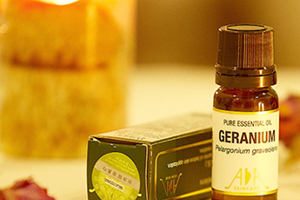 天竺葵精油可以去黑頭嗎？天竺葵精油怎么去黑頭