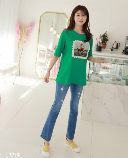 綠色短袖怎么搭配？綠色短袖搭配技巧