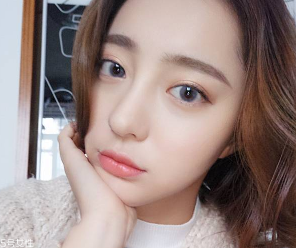 灰色美瞳適合黃皮嗎 灰色美瞳妝圖片 灰色美瞳適合黃皮嗎 灰色美瞳妝圖片