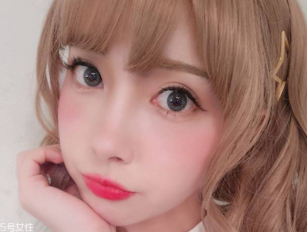 灰色美瞳適合黃皮嗎 灰色美瞳妝圖片 灰色美瞳適合黃皮嗎 灰色美瞳妝圖片