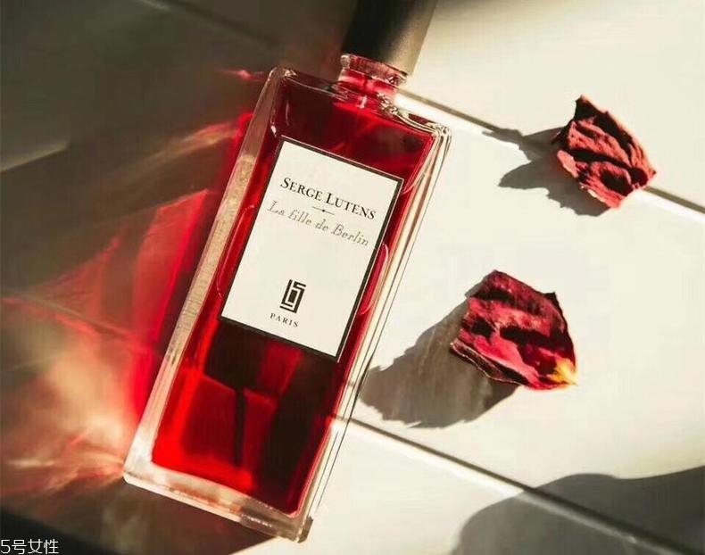 紅顏色香水都有哪些牌子 紅色香水盤點(diǎn) 紅顏色香水都有哪些牌子 紅色香水盤點(diǎn)