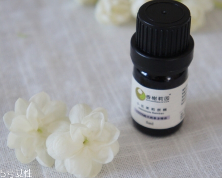 茉莉精油的功效與作用 茉莉精油的功效與作用