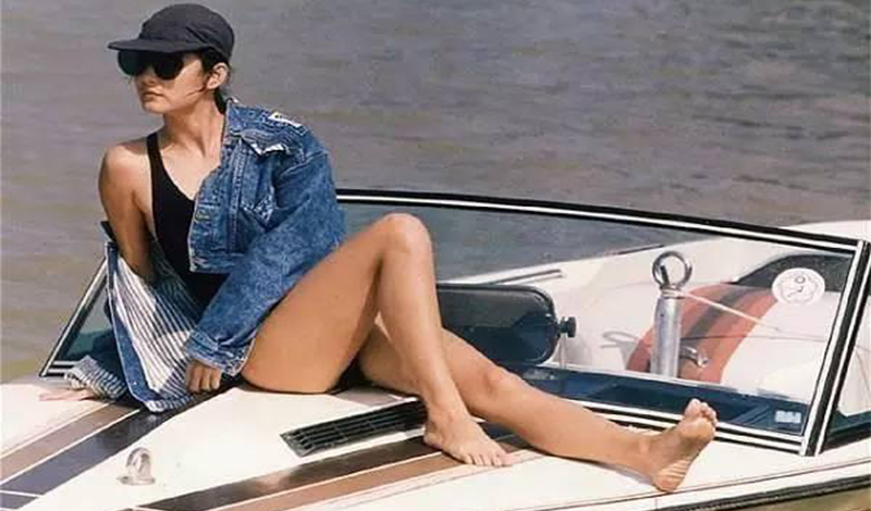 80年代女生穿衣風(fēng)格 80年代女明星穿著 80年代女生穿衣風(fēng)格 80年代女明星穿著