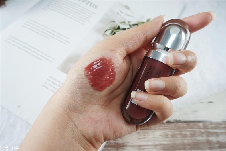 kiko唇釉21號(hào)適合什么人 kiko唇釉21適合深唇嗎 kiko唇釉21號(hào)適合什么人 kiko唇釉21適合深唇嗎