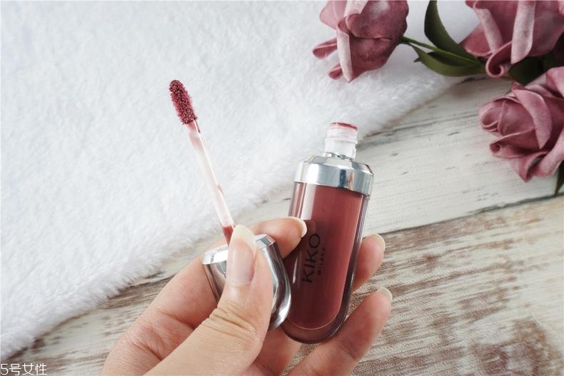 kiko唇釉21號(hào)適合什么人 kiko唇釉21適合深唇嗎 kiko唇釉21號(hào)適合什么人 kiko唇釉21適合深唇嗎