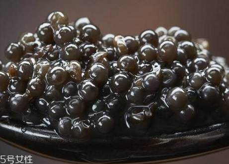 黑魚子醬和紅魚子醬的區(qū)別 黑魚子醬和紅魚子醬哪種好 黑魚子醬和紅魚子醬的區(qū)別 黑魚子醬和紅魚子醬哪種好