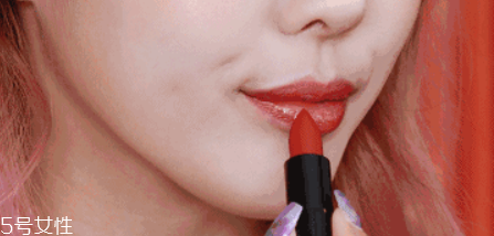 珊瑚色腮紅配什么口紅 珊瑚色腮紅妝容效果圖 珊瑚色腮紅配什么口紅 珊瑚色腮紅妝容效果圖