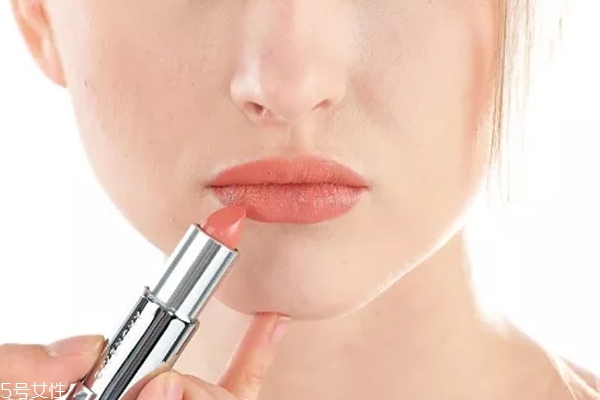 珊瑚色腮紅配什么口紅 珊瑚色腮紅妝容效果圖 珊瑚色腮紅配什么口紅 珊瑚色腮紅妝容效果圖