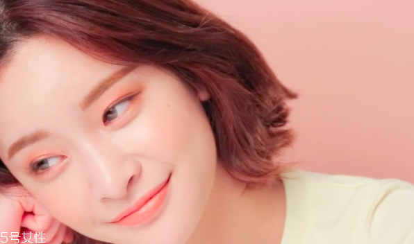 珊瑚色腮紅配什么口紅 珊瑚色腮紅妝容效果圖 珊瑚色腮紅配什么口紅 珊瑚色腮紅妝容效果圖