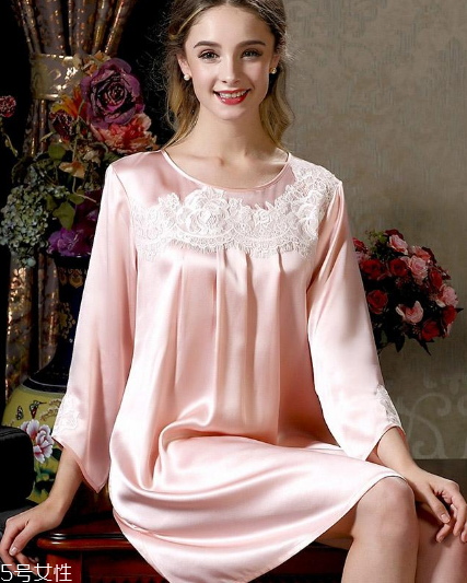 睡衣里面還要穿內(nèi)褲嗎？睡衣里面用不用穿內(nèi)褲